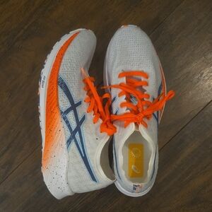 NWOT Asics Magic Speed Carbon Plated Running Shoes